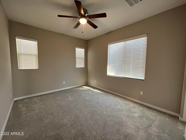 Building Photo - 746 E Doral Ave