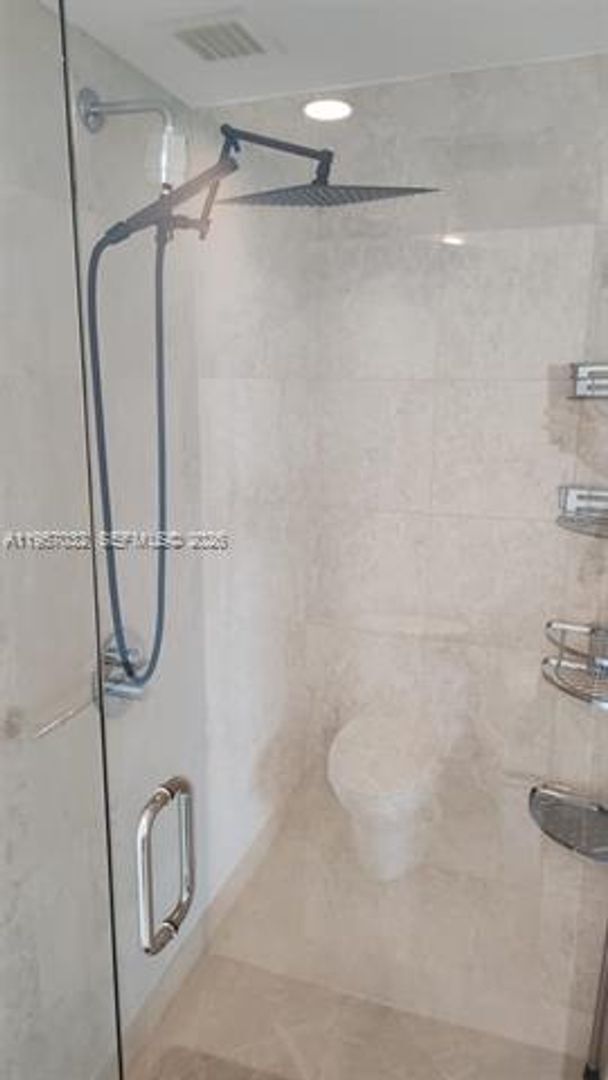 Building Photo - 200 Biscayne Blvd Way