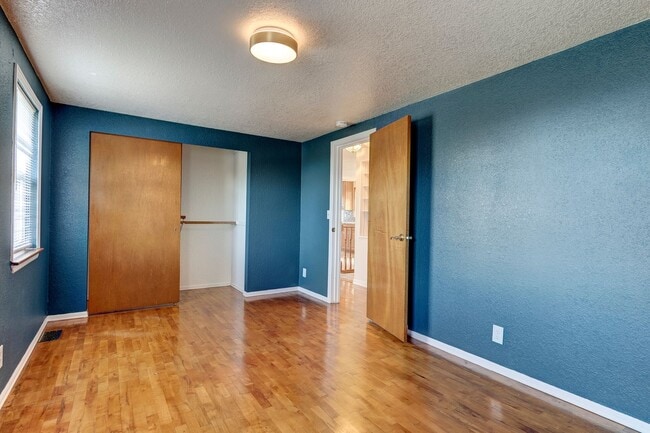 Building Photo - Charming 3 bedroom home near NAS Whidbey