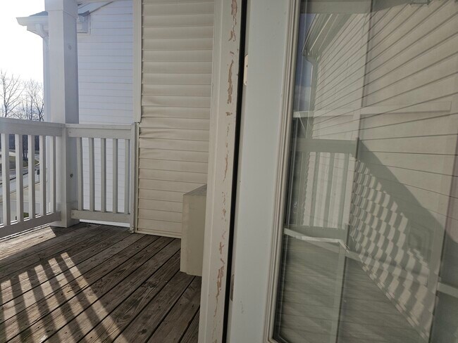 Building Photo - 1454 McClure Rd