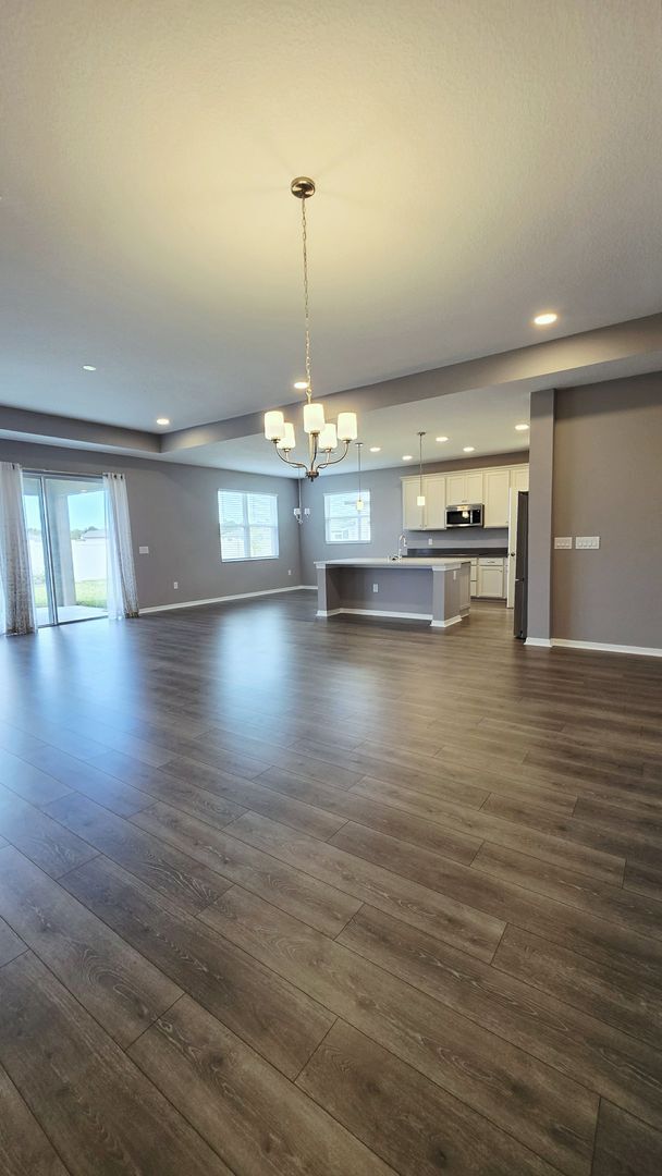 Building Photo - Executive 4BR / 3.5BA Home | Loft • Office...