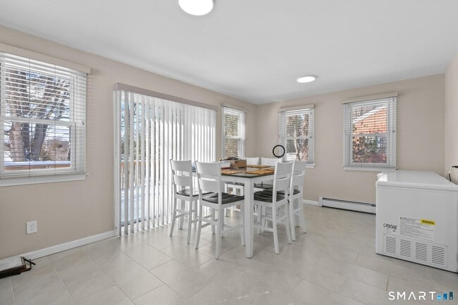 Building Photo - 159 Ridgewood Rd