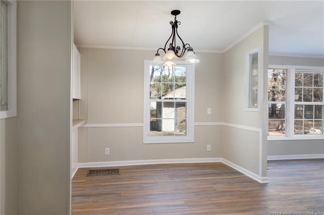 Building Photo - 453 Deer Stand Dr