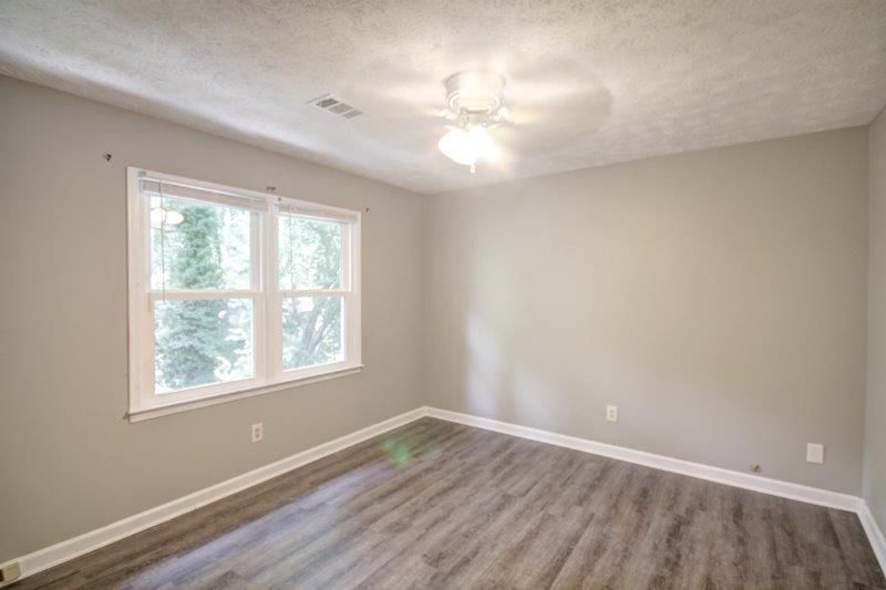 Building Photo - 2450 Horseshoe Bend Rd