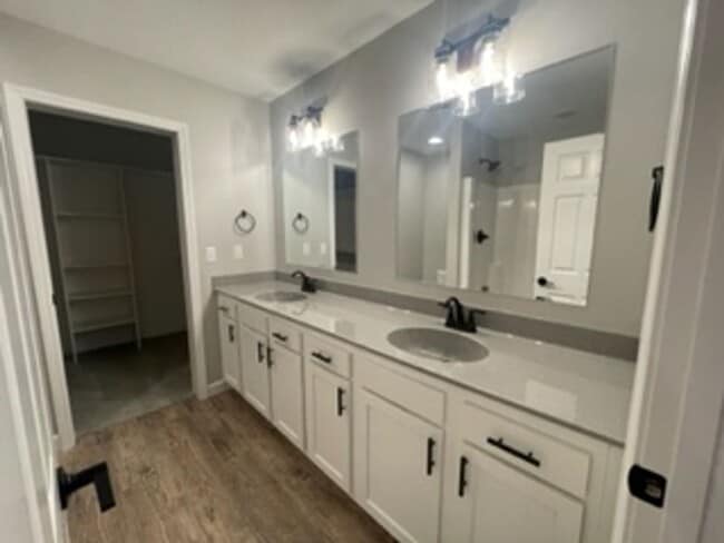 Building Photo - Italian Estates Property Management