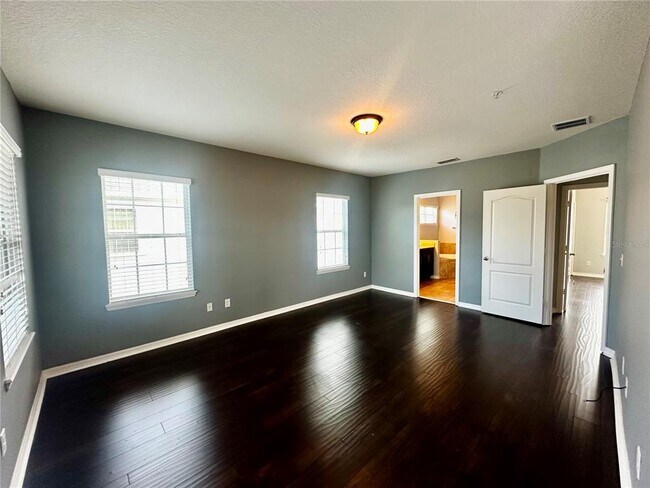 Building Photo - 373 Old Farm Ln