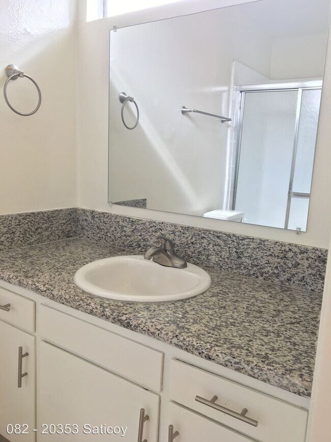 Building Photo - 20353 Saticoy St