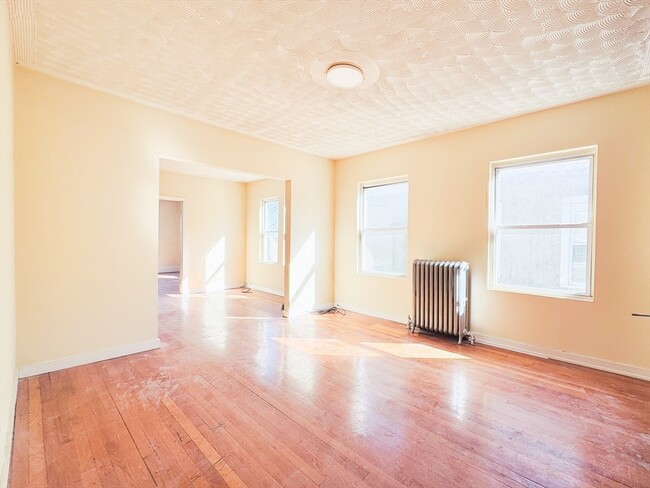 Building Photo - 513 Washington St