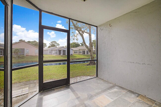 Building Photo - 505 Harbour Pointe Way