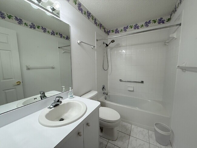 Building Photo - Heritage Pines active 55+ community 2/2 villa