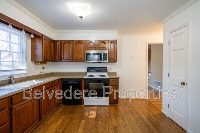 Building Photo - 8 Barret Place