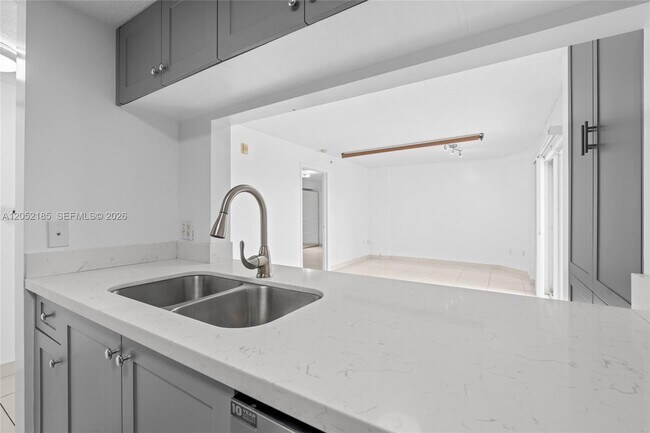 Building Photo - 280 SW 20th Rd
