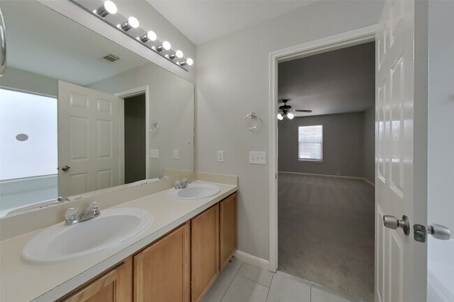 Building Photo - 2744 Woodspring Forest Dr