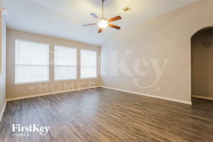Building Photo - 15118 Sierra Ridge Dr