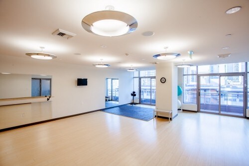 Building Photo - Cristalla - 2 bedrooms + den