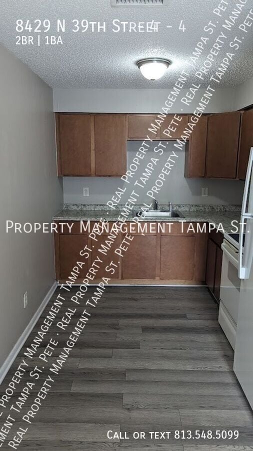 Building Photo - 8429 N 39th St