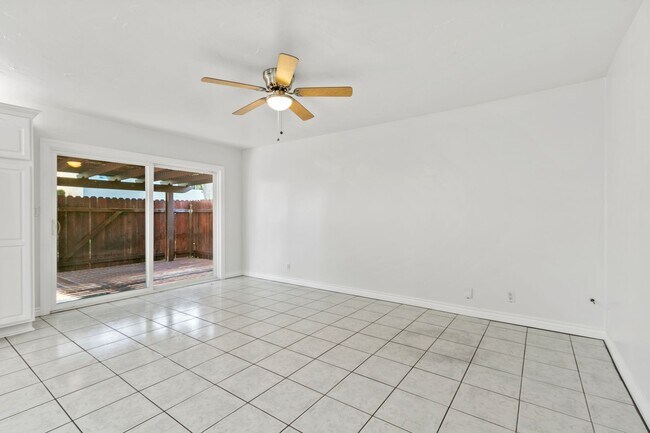 Building Photo - Spacious Detached Home with Private Patio in Prime Tustin Community