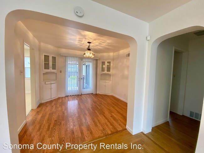 Building Photo - 3 br, 2 bath House - 2115 Montecito Ave