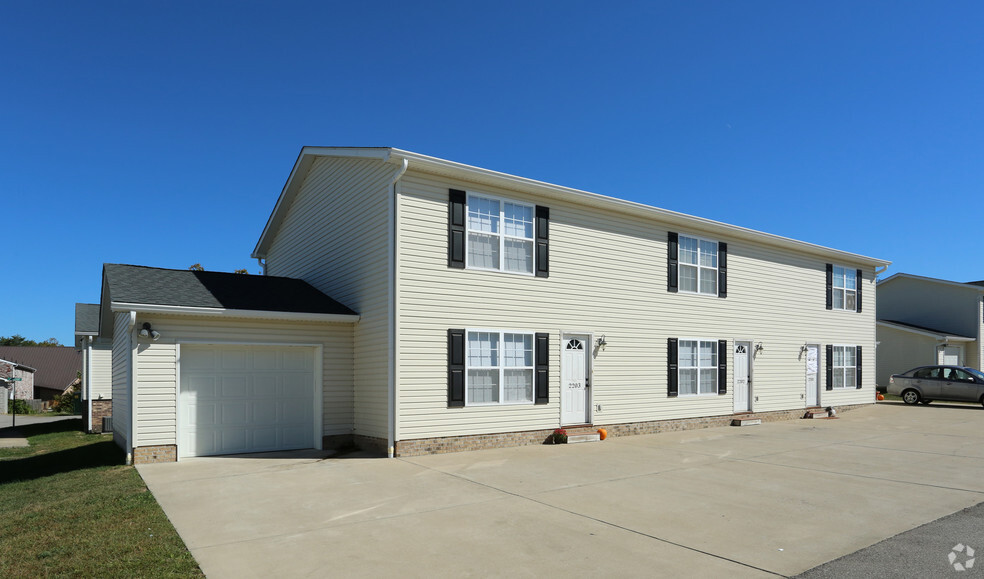 Primary Photo - The Ridge Apartments & Townhomes