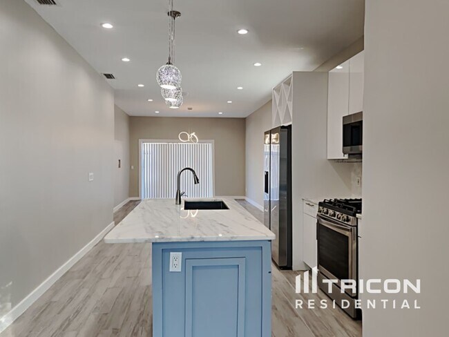 Building Photo - 6807 Exeter Park Place Apollo Beach FL