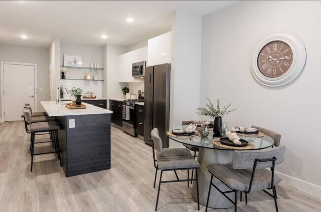 Building Photo - 671 Ave E