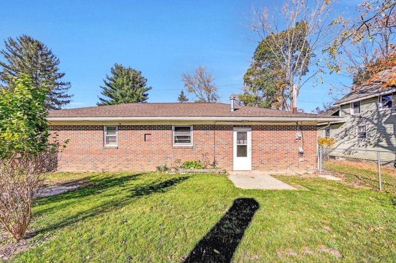 Building Photo - 819 Fairview Ave