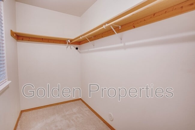 Building Photo - 7665 N Courcelles Pkwy