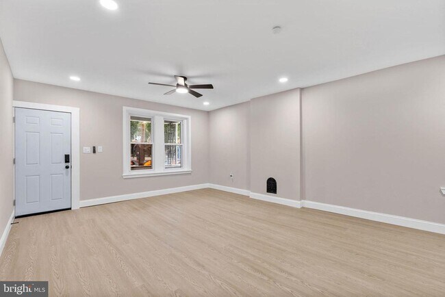 Building Photo - 4956 Baynton St