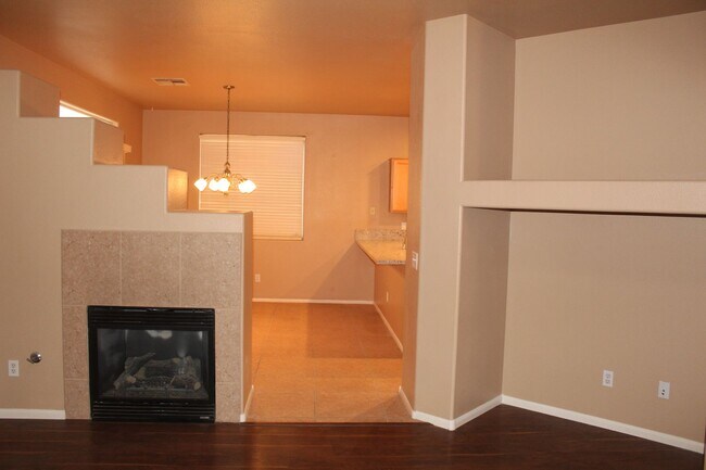 Building Photo - Beautiful 3 bedroom home in Southern Highl...