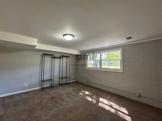 Building Photo - 1609 Monticello Park Dr