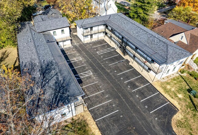 Building Photo - Ravines Apartments - Modern 1-Bedroom  Apa...