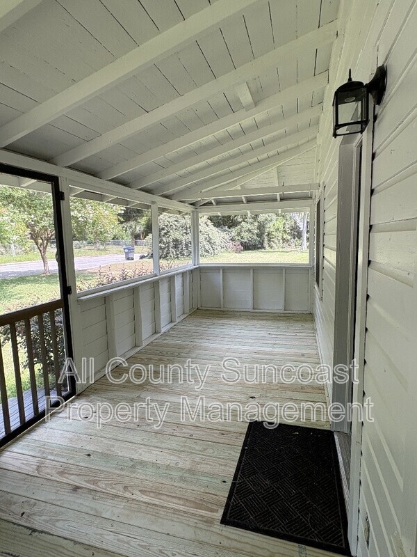 Building Photo - 420 Magnolia St