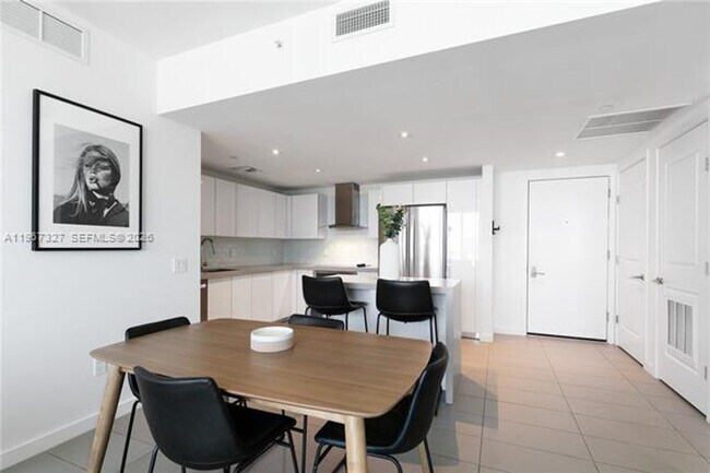 Building Photo - 1600 NE 1st Ave