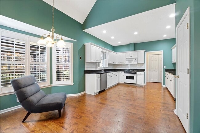 Building Photo - 165 Redspire Ln