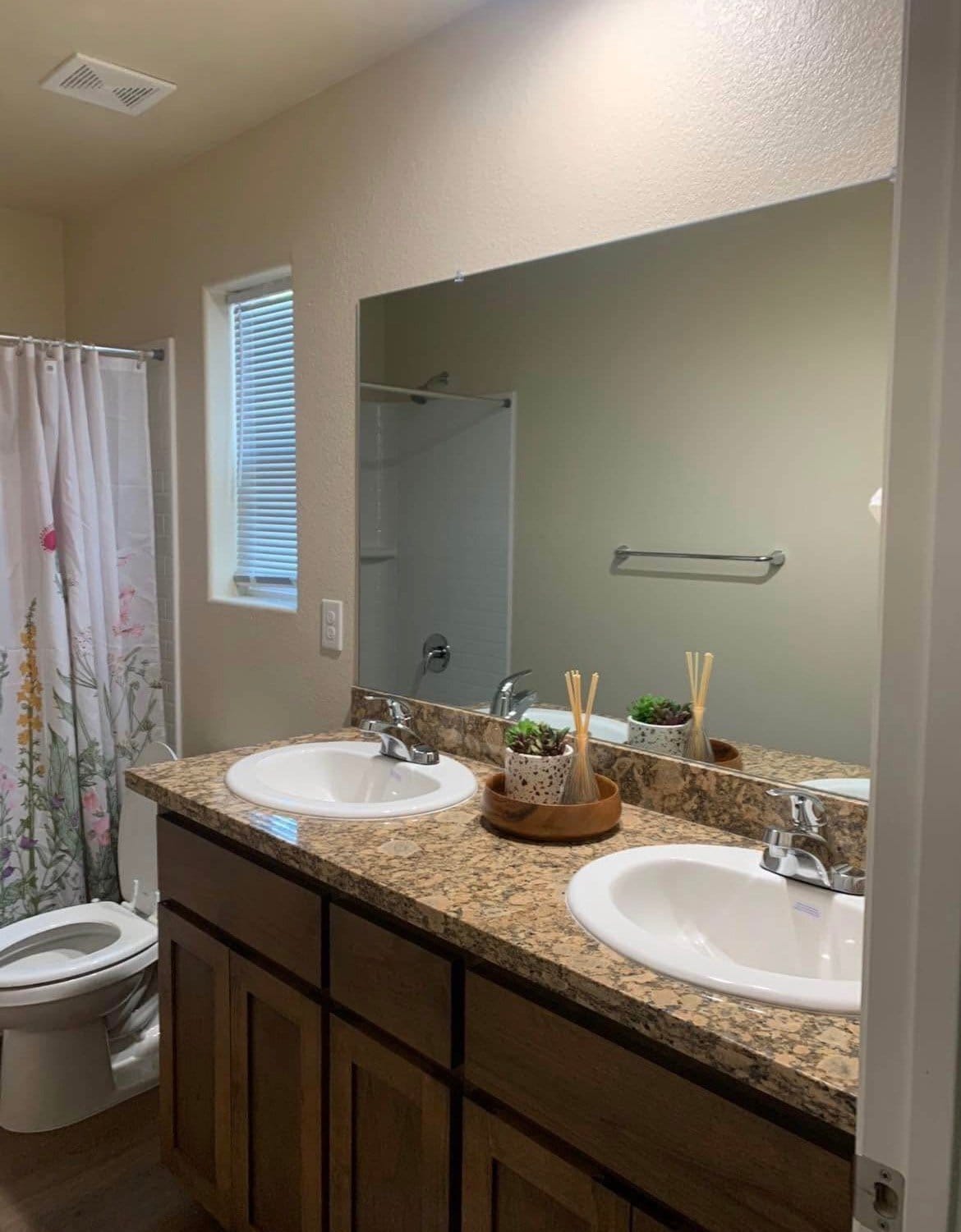 Building Photo - 3640 Newport Ave