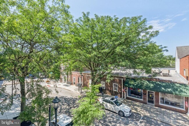 Building Photo - 203 Haverford Ave