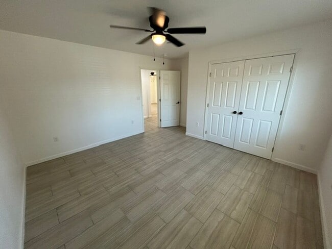 Building Photo - 820 N Cypress St