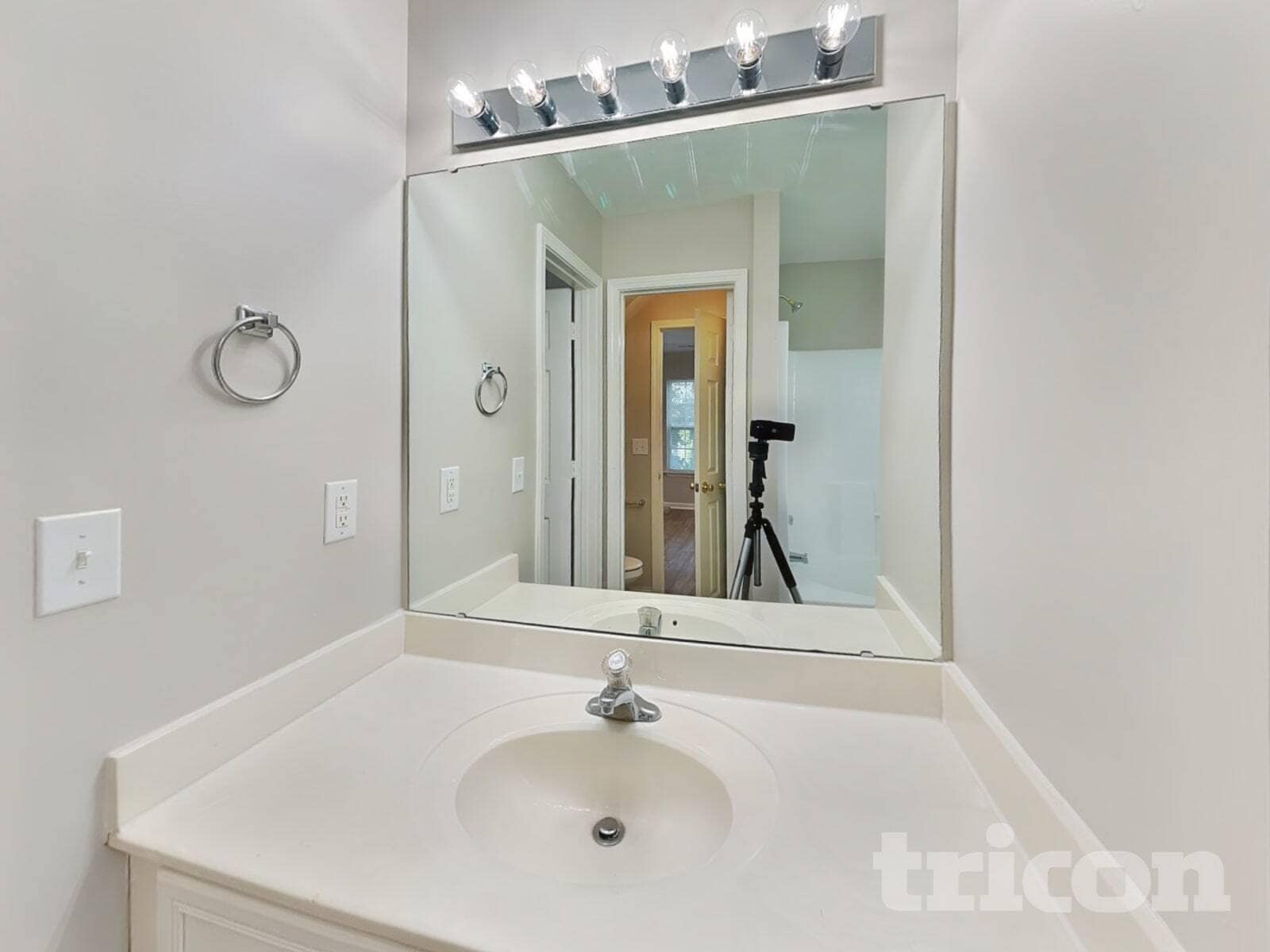 Building Photo - 120 Honeywood Ave