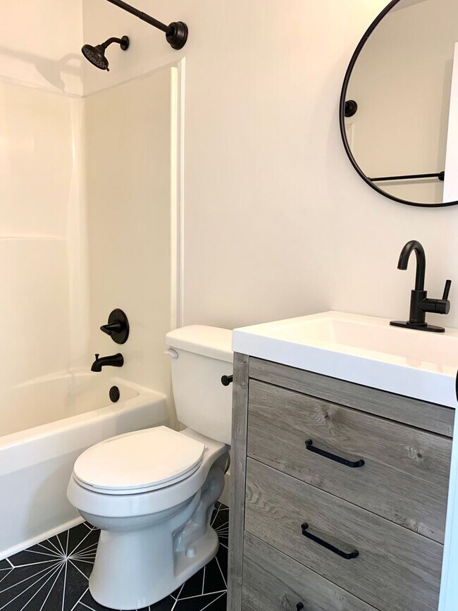 Building Photo - 157 Monarch Ln