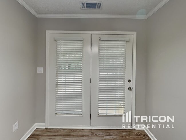 Building Photo - 2977 Champion Ln SW