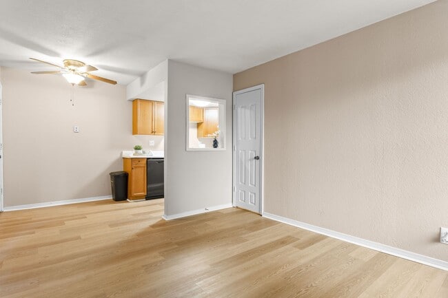 Interior Photo - Alexis Park Apartments