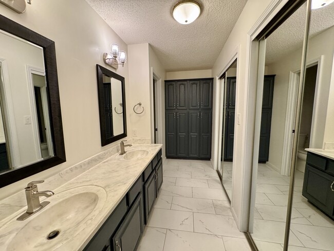 Building Photo - 310 Paoli Trce
