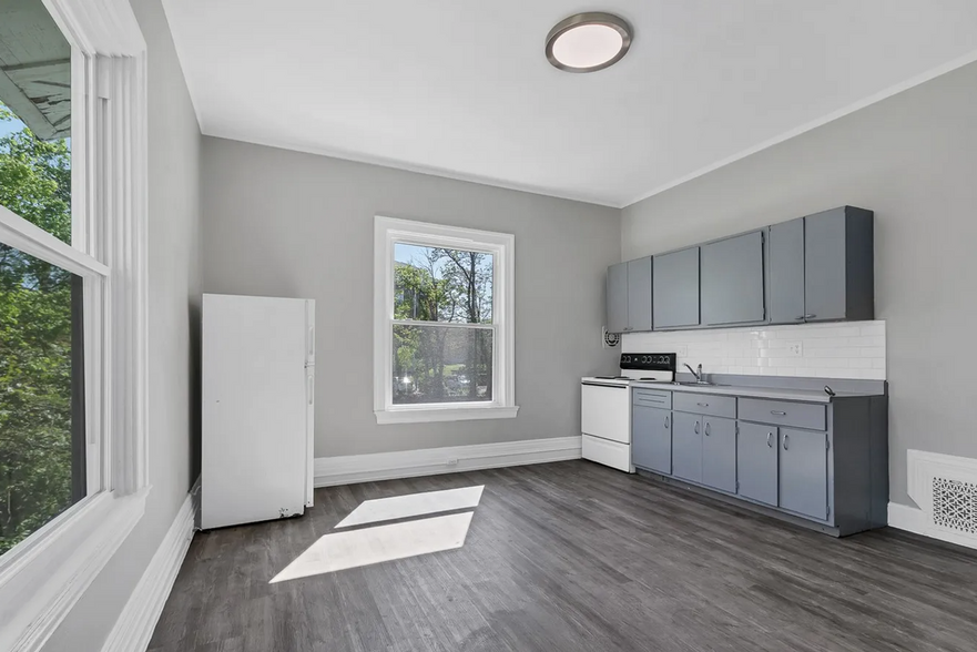 Interior Photo - Newly Renovated 1 bedroom - Dana Heights