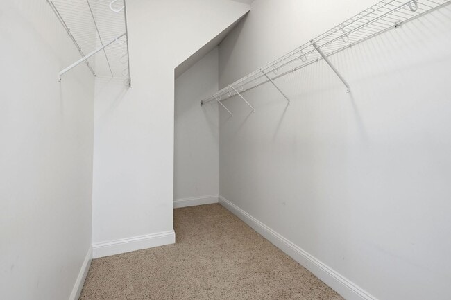 Building Photo - 80 Valor Cir