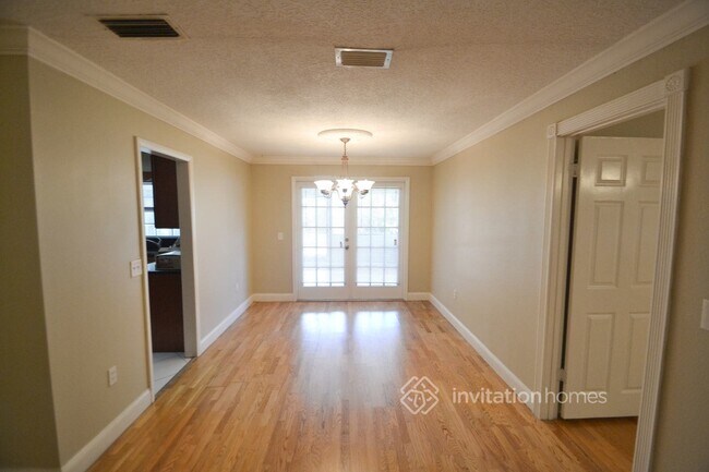 Building Photo - 540 Matilda Pl