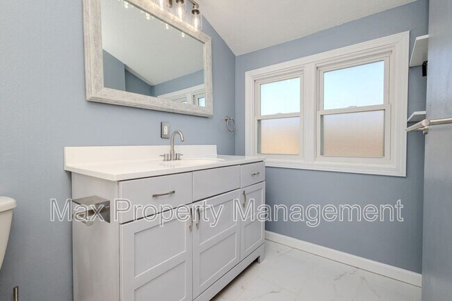 Building Photo - 5305 NW 91st Ct