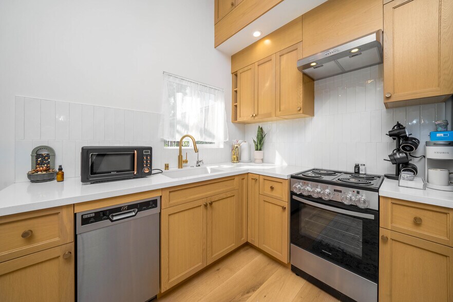 Building Photo - 7851 Texhoma Ave