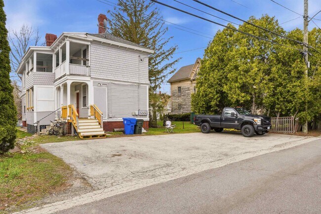 Building Photo - 747 Union St