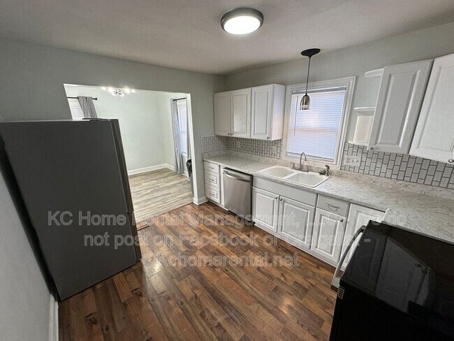 Building Photo - 2010 Bunker Ave