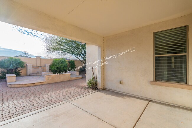 Building Photo - 799 West Camino Tunera